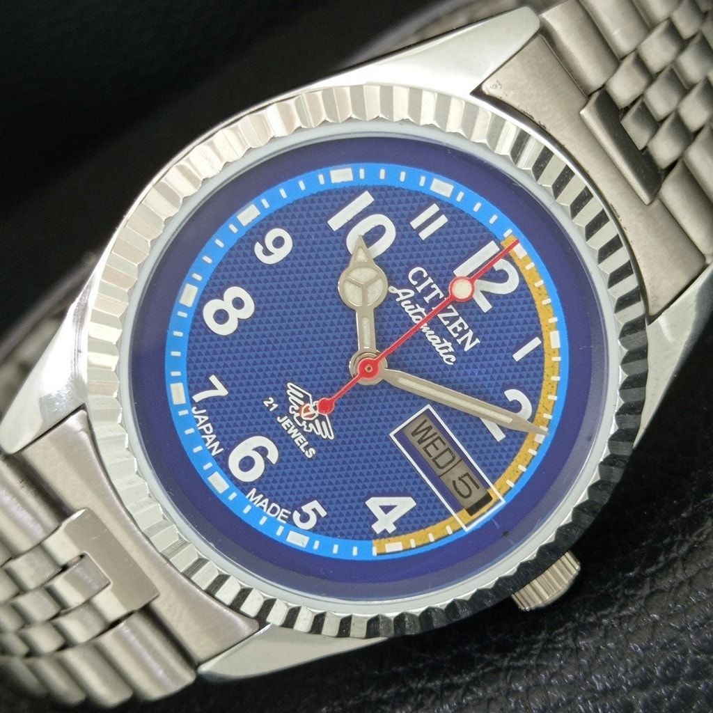 Vintage 1970 Citizen Automatic Mens Silver Watch WDaydate  Blue Accents